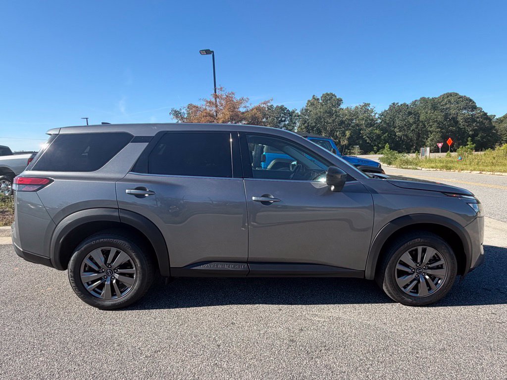 Used 2023 Nissan Pathfinder S FWD image 16