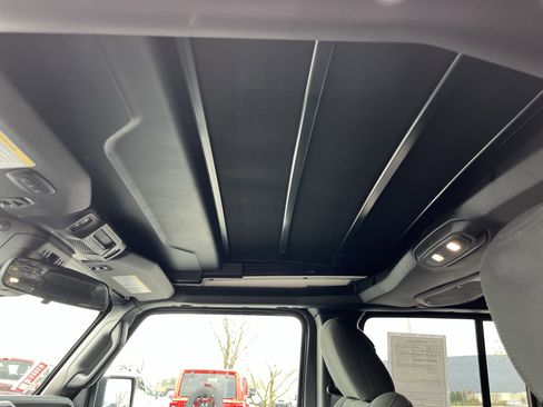 Used 2025 Jeep Wrangler Unlimited Rubicon 4xe w/ Safety Group image 21