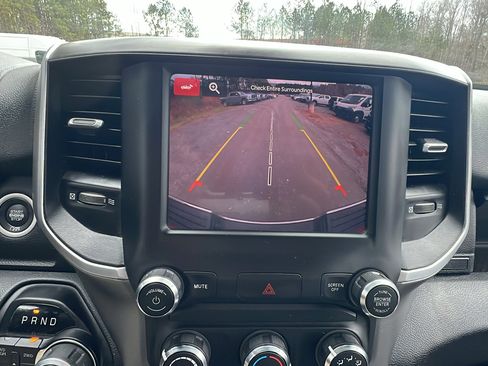 Used 2024 RAM 2500 Big Horn w/ Bed Utility Group image 32