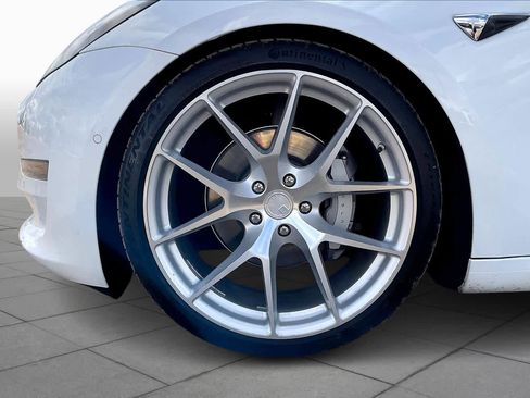 Used 2018 Tesla Model 3 Long Range image 9