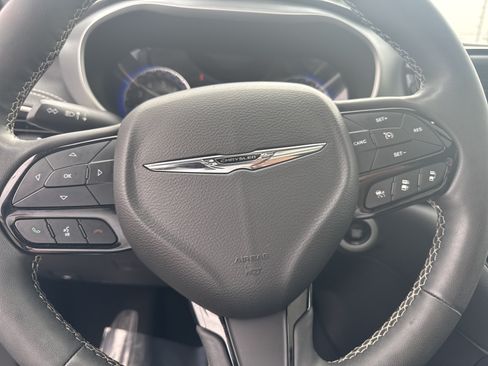 Used 2022 Chrysler Pacifica Touring-L w/ S Appearance Package AWD/4WD image 24