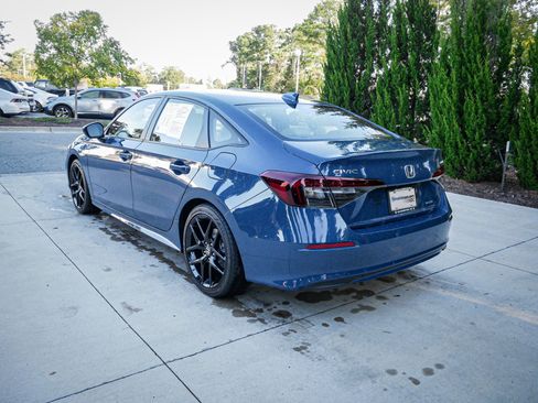 Certified 2025 Honda Civic Sport image 8