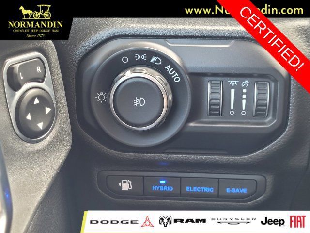 Certified 2022 Jeep Wrangler Unlimited Sahara AWD/4WD image 14