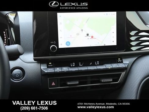 Used 2025 Toyota Camry SE w/ Convenience Package FWD image 7