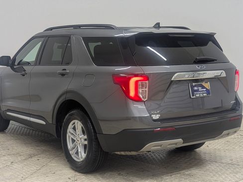 Certified 2022 Ford Explorer XLT w/ Equipment Group 202A image 3
