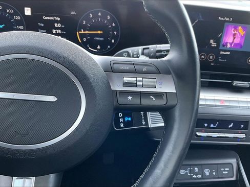 Used 2024 Hyundai Kona Limited image 12