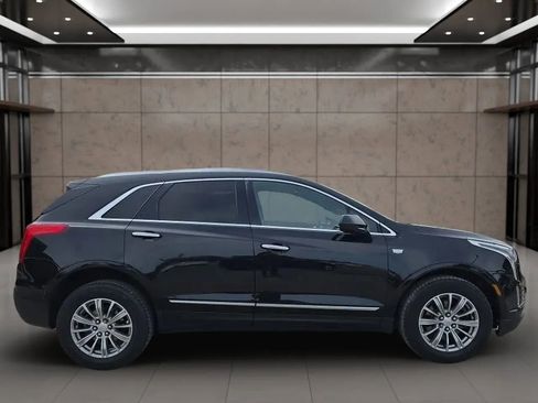 Used 2018 Cadillac XT5 Luxury w/ Driver Awareness Package image 9