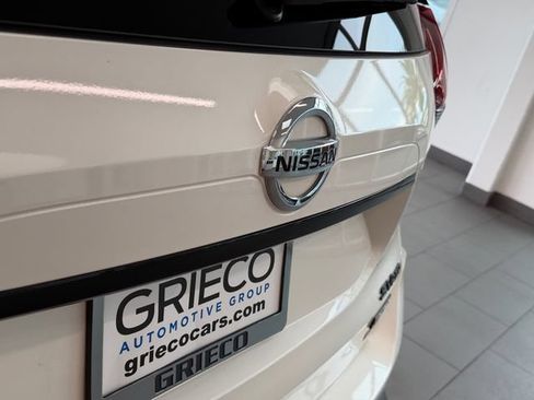 Used 2018 Nissan Rogue SV AWD/4WD image 13