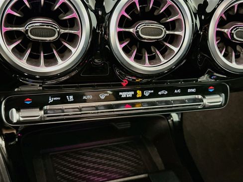Used 2025 Mercedes-Benz CLA 250 4MATIC image 23