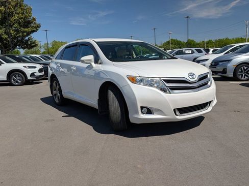 Used 2014 Toyota Venza LE w/ LE Convenience Package image 3