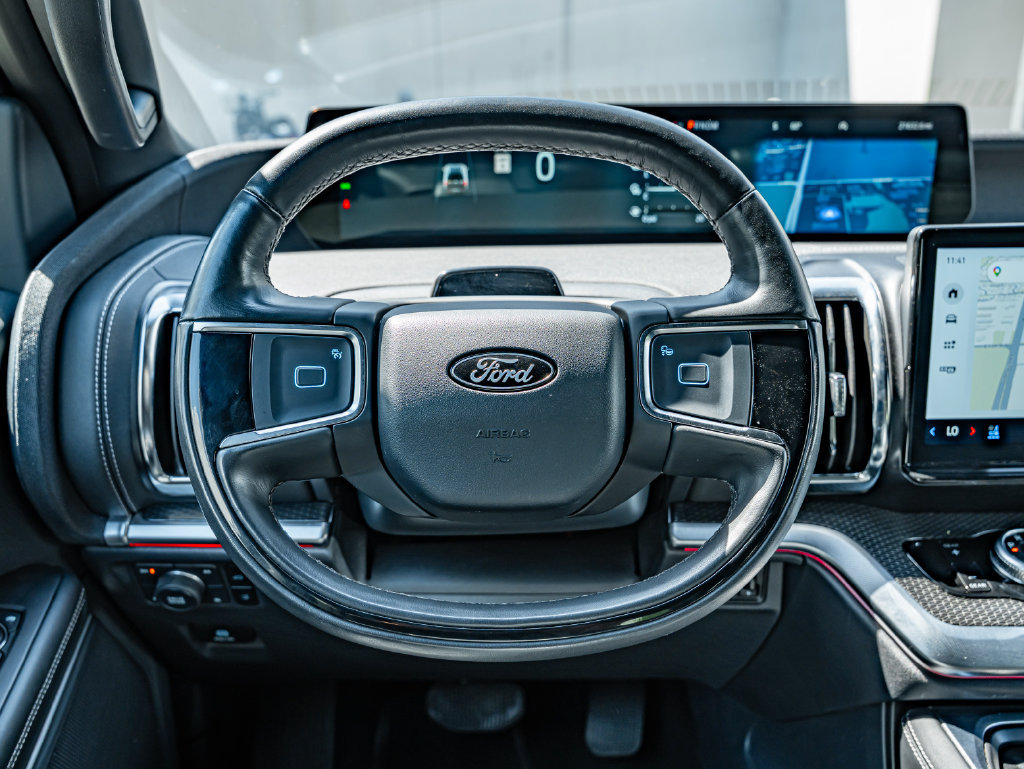 Used 2025 Ford Expedition Max Platinum w/ Stealth Appearance Package AWD/4WD image 16