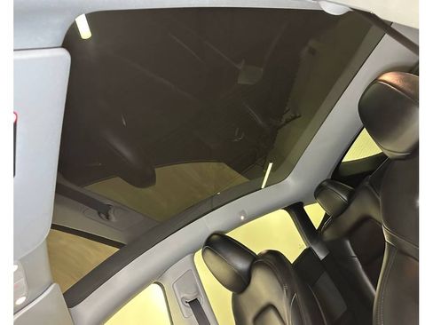 Used 2024 Tesla Model Y Long Range RWD image 38