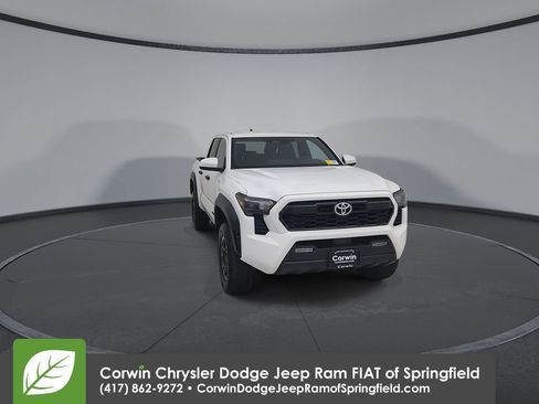 Used 2024 Toyota Tacoma TRD Off-Road image 4