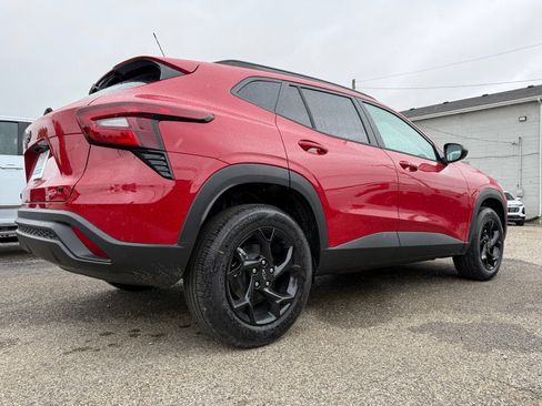 New 2026 Chevrolet Trax LT w/ Midnight Edition FWD image 6