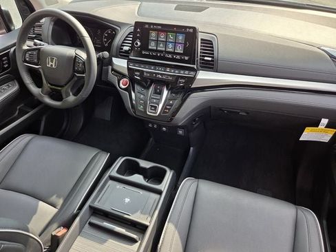 Certified 2026 Honda Odyssey Touring image 17