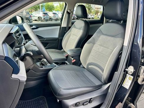 Certified 2022 Volkswagen Taos SE FWD image 13