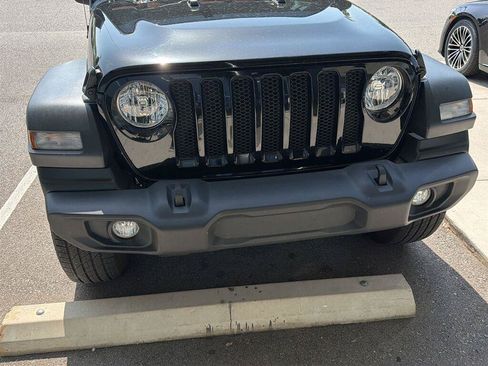 Used 2020 Jeep Wrangler Sport AWD/4WD image 3