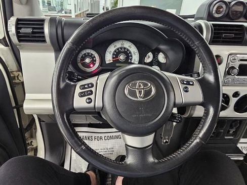 Used 2013 Toyota FJ Cruiser 4WD w/ Upgrade Pkg image 10