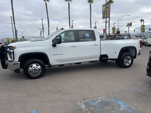 Used 2022 Chevrolet Silverado 3500 LT w/ Convenience Package image 6