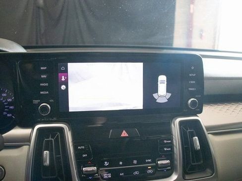 Used 2022 Kia Sorento S image 34