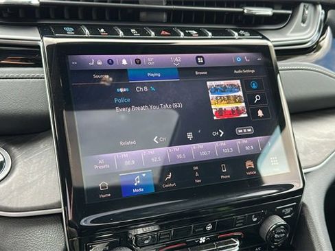 Used 2023 Jeep Grand Cherokee 4WD 4xe image 18