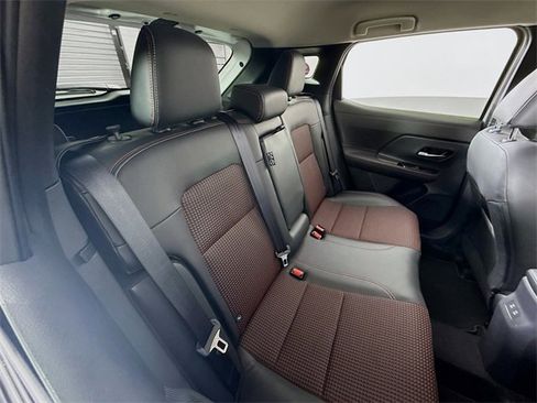 Certified 2025 Nissan Kicks SR image 27