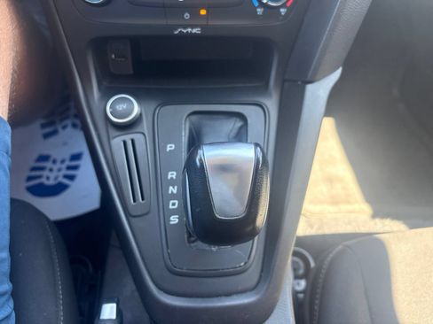 Used 2016 Ford Focus SE w/ SE Sport Package FWD image 25