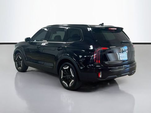 Certified 2023 Kia Telluride EX w/ EX Captain's Chair Package FWD image 5