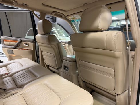 Used 2004 Lexus LX 470 image 21