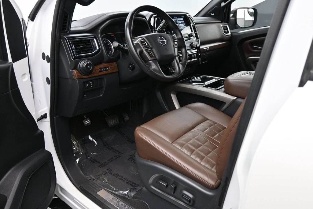 Used 2023 Nissan Titan Platinum Reserve w/ Moonroof Package AWD/4WD image 2