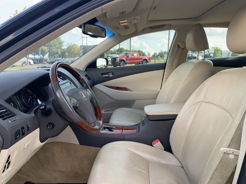 Used 2011 Lexus ES 350 w/ Preferred Accessory Package FWD image 16