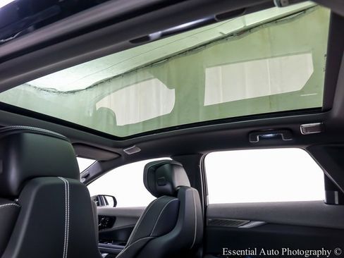 New 2026 Cadillac Optiq Luxury 2 image 9