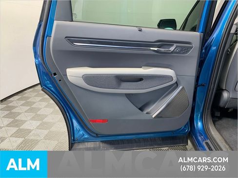 Used 2024 Kia EV9 Land image 36