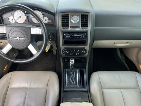 Used 2005 Chrysler 300 Touring image 10