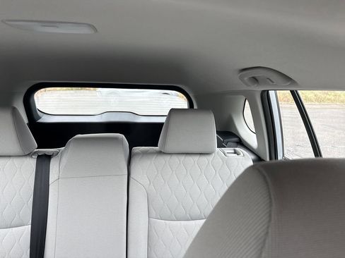 Used 2025 Toyota Corolla Cross L image 11