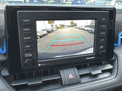 Used 2021 Toyota RAV4 XLE w/ Convenience Package FWD image 34