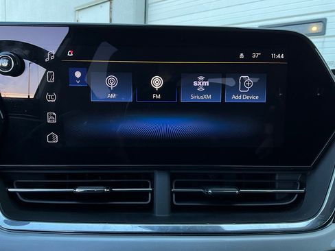 Used 2025 Chevrolet Trax LT image 28