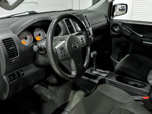 Used 2014 Nissan Xterra PRO-4X w/ Nevada Tow Package AWD/4WD image 19