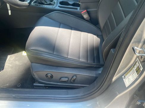 Used 2024 Volkswagen Jetta SE FWD image 11