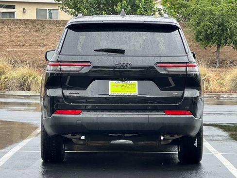 Used 2022 Jeep Grand Cherokee L Laredo AWD/4WD image 12