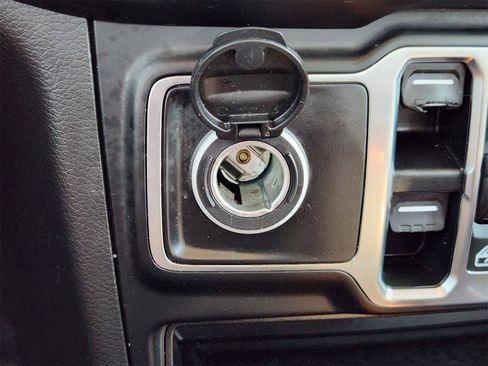 Used 2023 Jeep Gladiator Overland w/ Popular Equipment Package image 24