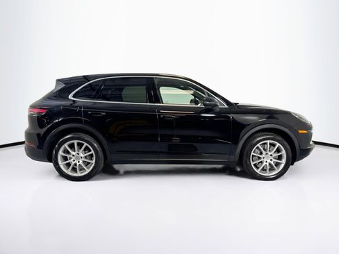 Certified 2023 Porsche Cayenne w/ Premium Package AWD/4WD image 8