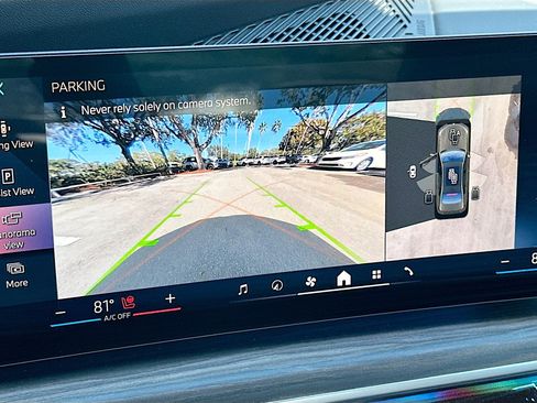 Used 2023 BMW 740i w/ Executive Package image 15