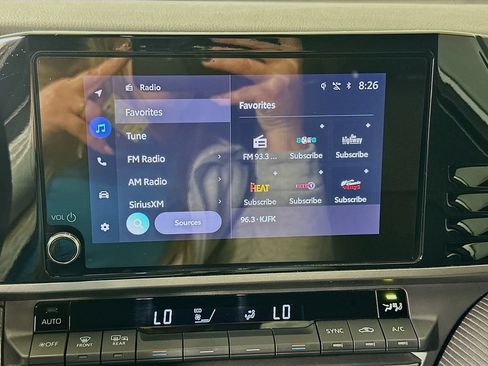 Used 2025 Toyota Camry SE w/ Convenience Package FWD image 15