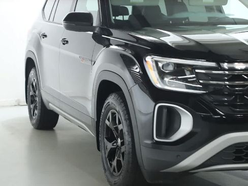 Certified 2024 Volkswagen Atlas Peak Edition SE AWD/4WD image 8