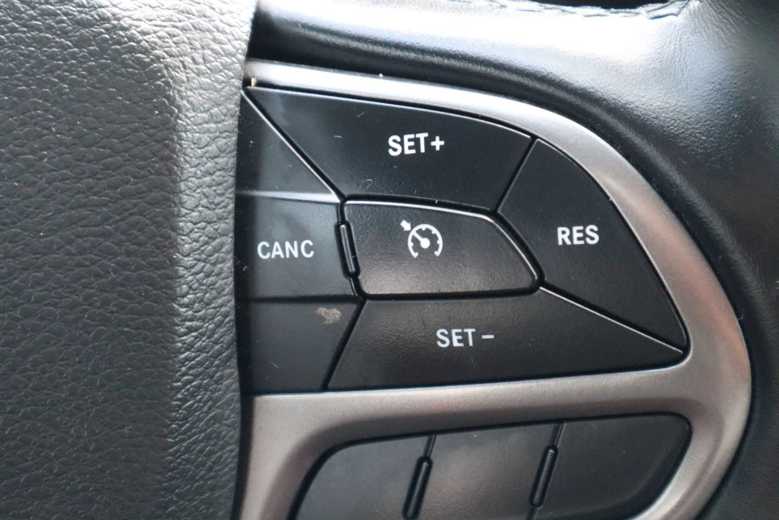 Used 2021 Jeep Cherokee Latitude Lux w/ Sun & Sound Group FWD image 29