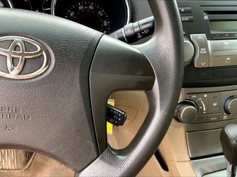 Used 2010 Toyota Highlander 2WD image 22