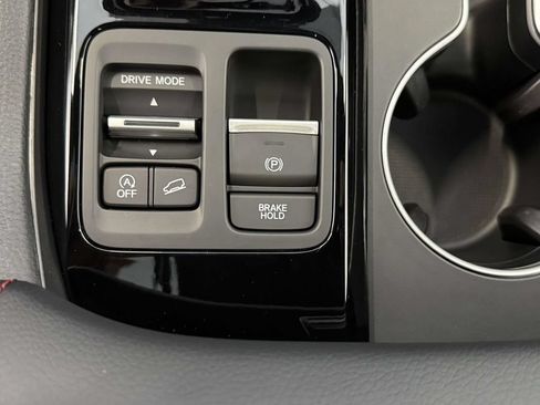 Used 2025 Honda Pilot Black Edition image 26