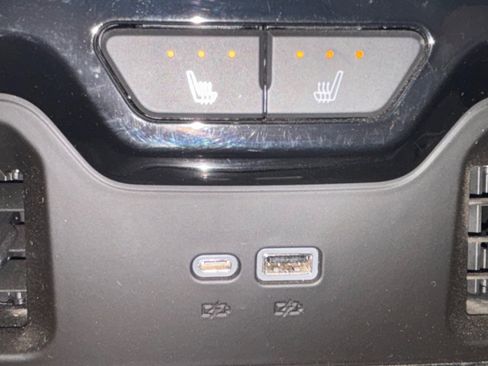 Used 2022 GMC Sierra 1500 AT4 image 35