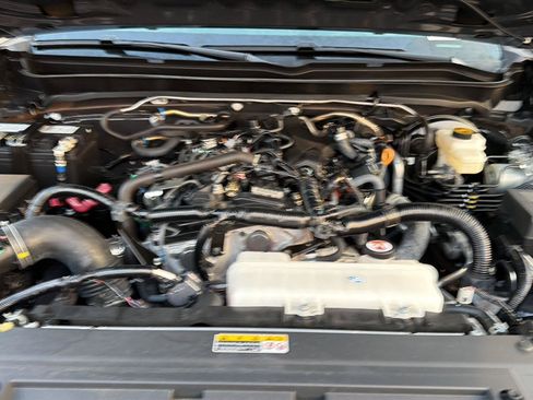 Certified 2025 Toyota Tacoma SR5 AWD/4WD image 34